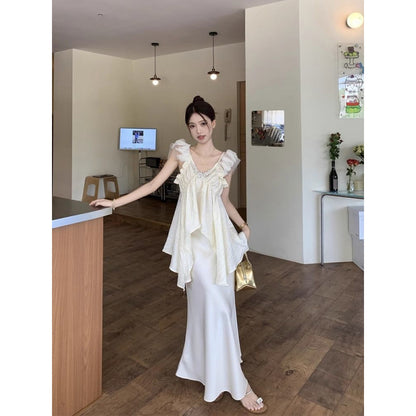 Ensemble jupe en satin à col V asymétrique et volants